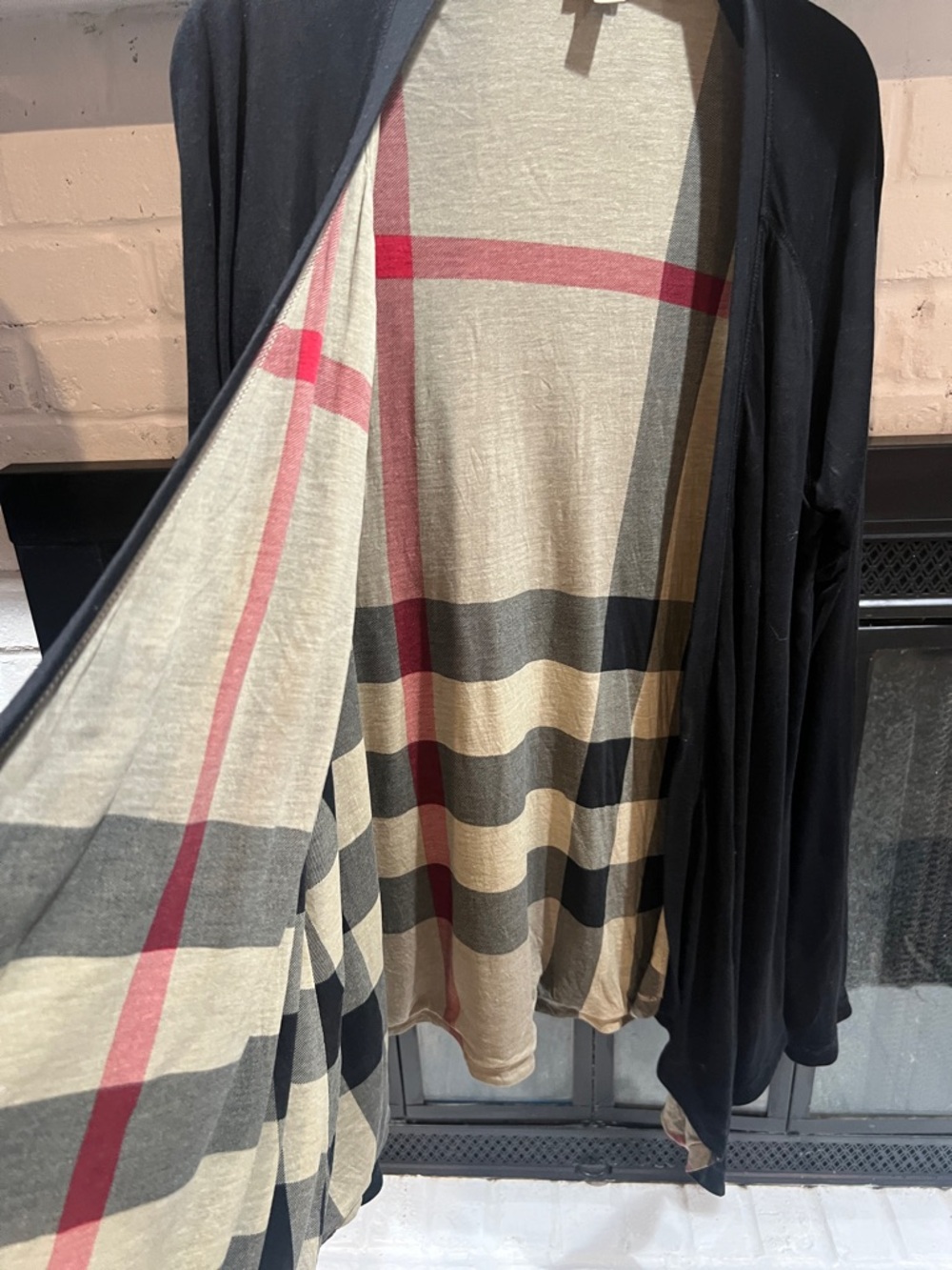 Burberry Black Open-Front Cape with Signature Check Lining - Picture 3 of 9